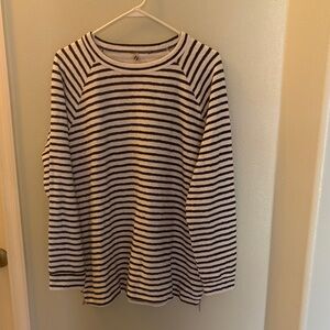 Lou & Grey Striped Long Sleeve Crewneck Top - Black & white